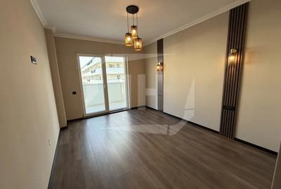 Apartament cu 3 camere semidecomandat, mobilat în Florești - 1
