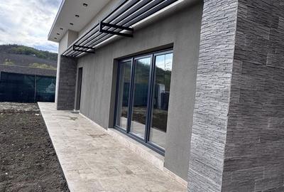 Casă cu 4 camere cu Teren 500 Mp în Central - 9