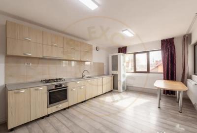 Casă cu 7 camere cu Teren 4563 Mp în Central - 11