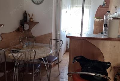 Ap tip PC , 3 cam , Nufarul , mobilat dotat et 4 cu acoperis, 2 pe palier , luminos, ocupabil - 15