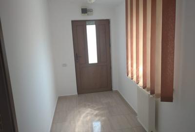 Spațiu comercial, de 54 mp, în Coiciu - 2