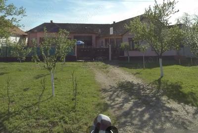 Casă cu 3 camere cu Teren 1400 Mp în Aluniș - 1