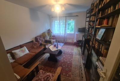 Campina, zona Liceul Energetic apartament cu 3 camere de vanzare - 2