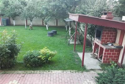 Casă cu 13 camere cu Teren 1000 Mp în Ghencea - 6