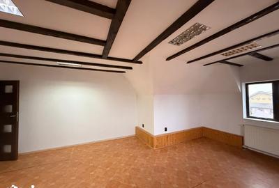 Casă cu 5 camere cu Teren 155 Mp în Central - 8