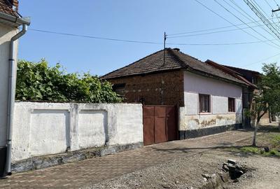 Casă cu 4 camere în Central - 2