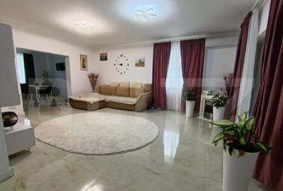 Casă cu 3 camere cu Teren 665 Mp în Central - 2