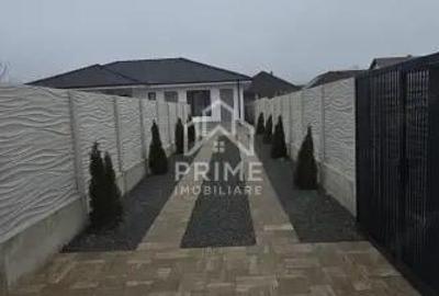 Casă cu 4 camere cu Teren 560 Mp în Micești - 1