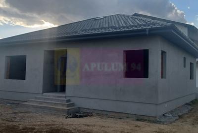 Casă cu 3 camere cu Teren 400 Mp în Central - 2