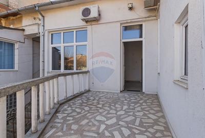 Apartament cu 4 camere semidecomandat, mobilat în Central - 10