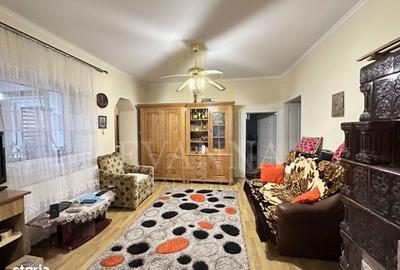 Casă cu 4 camere cu Teren 1338 Mp în Central - 1