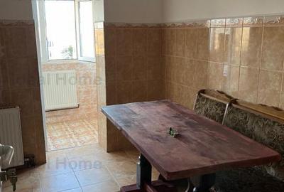 Husi. Centru. 3 camere. Etaj 3 din 4 - 10