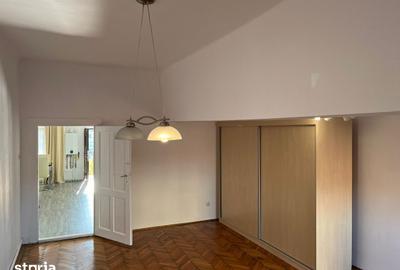 Apartament cu 4 camere în Central - 4