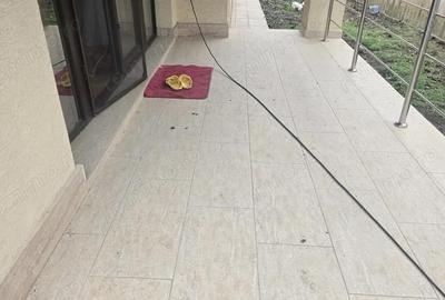 Casă în Zăvoi - 13