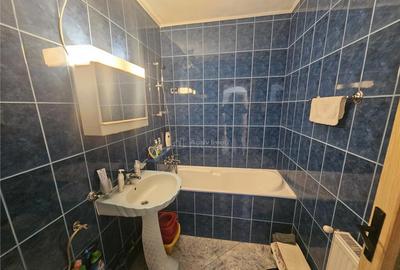 Apartament cu 2 camere semidecomandat în Micro I