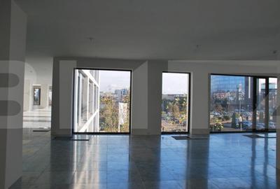 Spațiu comercial, de 283 mp, în Central - 6