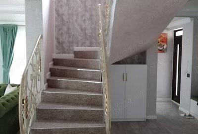 Casă cu 6 camere cu Teren 663 Mp în Crevedia - 1