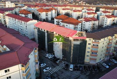Apartament cu 2 camere decomandat în Cremenari - 2