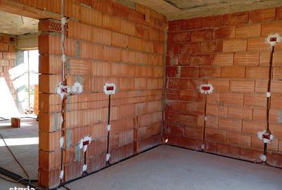 Casă cu 4 camere cu Teren 250 Mp în Chișoda - 13