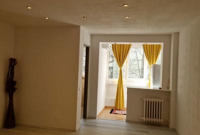 Garsonieră decomandată în Titan - 2