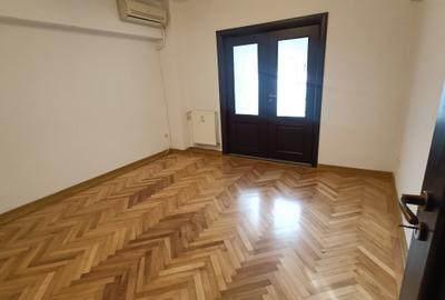 Apartament cu 3 camere decomandat în Nerva Traian - 5