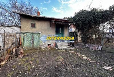 Casa Veche cu Anexe si 1242 mp Teren Intravilan imprejmuit la asfalt cu toate utilitatile si Casa Veche cu Anexe si 1242 mp Teren Intravilan imprejmuit la asfalt cu toate utilitatile si - 5