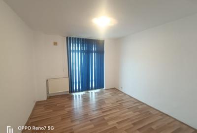 Apartament de vanzare 4 camere - living și 3 dormitoare - 9