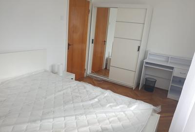 Proprietar  inchiriez ap 3 camere decomandate str Donath - 1