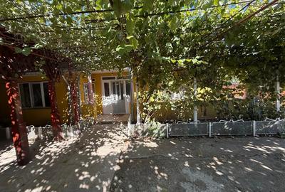 Casa spa?ioasa cu teren generos in Tecuci zona Balcescu - 1