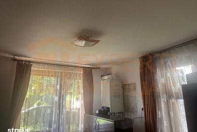 Casă cu 10 camere cu Teren 1000 Mp în Km 4 - 17