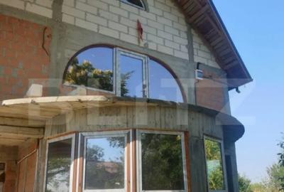 Casă cu 7 camere cu Teren 1000 Mp în Central - 2