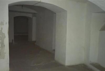 Spatiu Comercial Ultracentral la demisol cu parcare proprie - 3