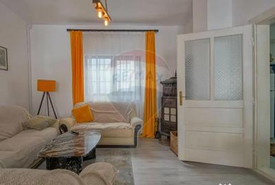 Casă cu 5 camere cu Teren 4200 Mp în Moieciu - 2