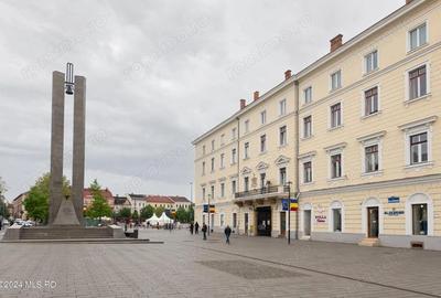 [De inchiriat] Apartament 92 mp Bd. Eroilor, etaj 1