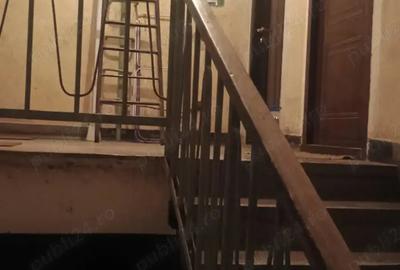 Vand apartament 2 camere , caramida, et 2 din 2, pod ofertant ,pivnita , curte cu multa verdeata - 5