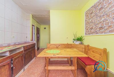 Apartament cu 3 camere decomandat în Micălaca - 2