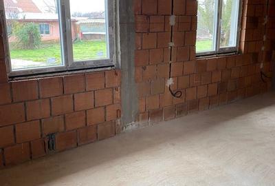 Casă cu 3 camere în Gruiu - 3