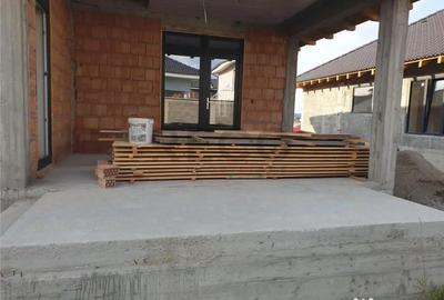Casă cu 4 camere cu Teren 434 Mp în Cihei - 3