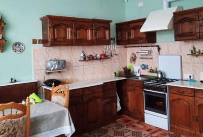 Casă cu 5 camere cu Teren 1124 Mp în Recaș - 1