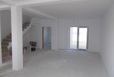 Duplex cu 4 camere cu Teren 287 Mp în Moșnița Nouă - 1
