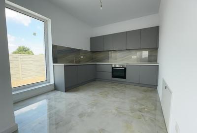 Casă cu 4 camere cu Teren 450 Mp în Domnești - 1