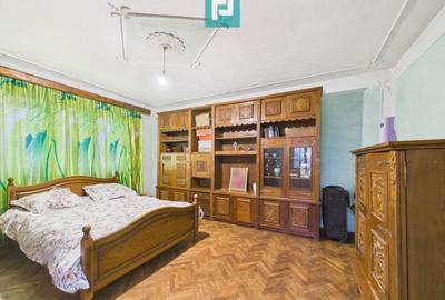 Casă individuală cu 4 camere cu Teren 1368 Mp în Central - 2