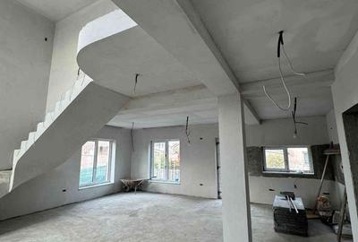 Casă cu 4 camere cu Teren 300 Mp în Eforie - 2