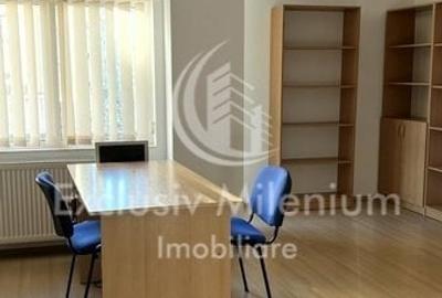 Birou, de 100 mp, în Universitate