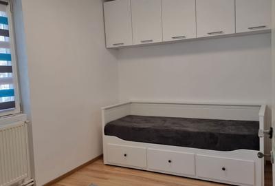 Apartament cu 3 camere semidecomandat în P-ța Doina - 3