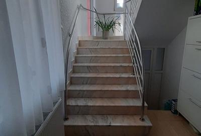 Casă cu 4 camere în Central - 3