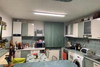 Apartament cu 3 camere semidecomandat în Central - 3