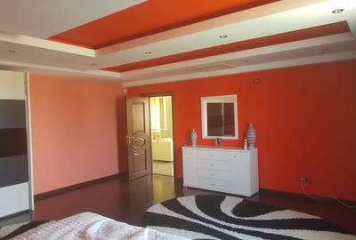 OCAZIE, VAND VILA  DE LUX 860 MP UTILI SI 1230 MP TEREN LANGA LACUL CERNICA - 39