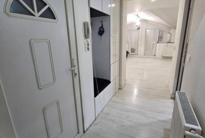 Apartament cu 3 camere decomandat, mobilat în Rovine - 3