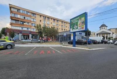 Spațiu comercial, de 440 mp, în Central - 4
